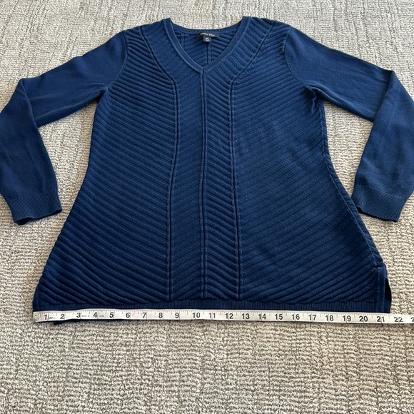 Land’s End Navy Blue Long V-neck Long Sleeve Sweater sz M 10-12 - Picture 4 of 6